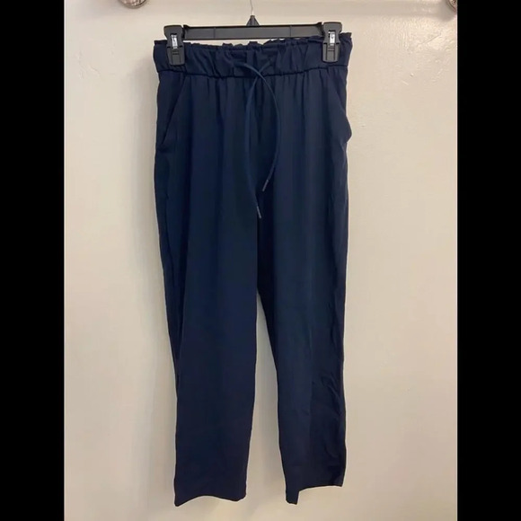Lululemon Keep Moving Crops 23' True Navy size 4 - Picture 4 of 7